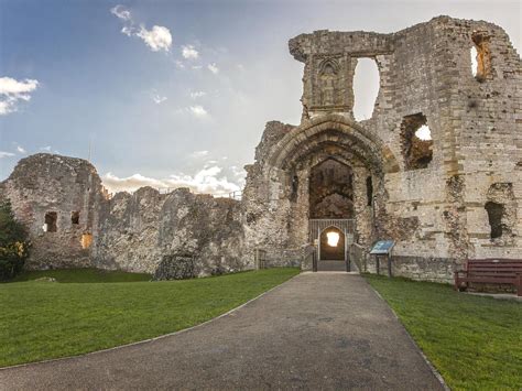 Denbigh Castle Cadw Visitwales