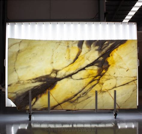 Calacatta Borghini Marble Slabs from Spain - StoneContact.com