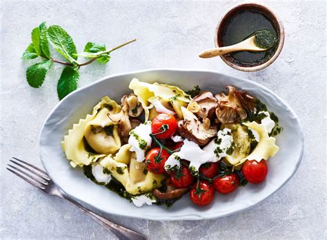 Verse Tortelloni Met Buffelmozzarella Tomaatjes Recept Allerhande