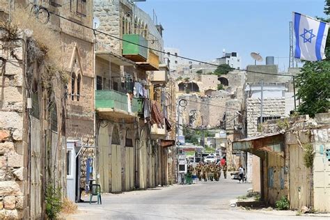 Hebron Ramallah Full Day Guided Tour From Jerusalem