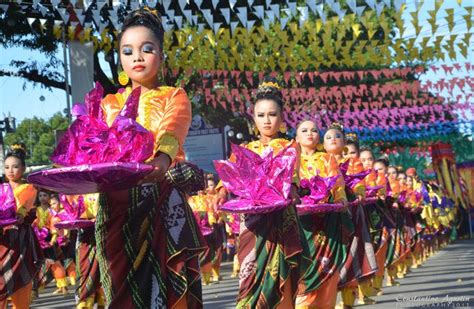 T'Nalak Festival - A Fantastic Parade with Colourful Costumes ...