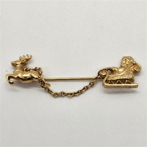 S Avon Santa Sleigh Reindeer Shaped Gold Tone S Gem