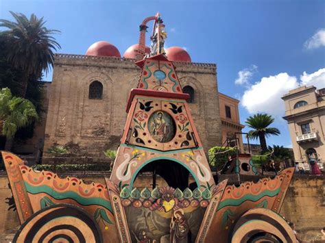 Il Carro Di Santa Rosalia Colora Piazza Bellini A Palermo Le Foto