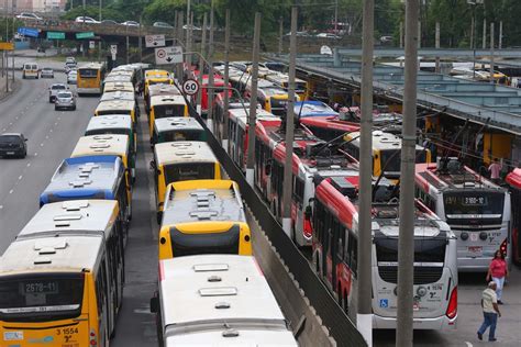 Fotos Motoristas E Cobradores De Nibus Fazem Paralisa O Contra