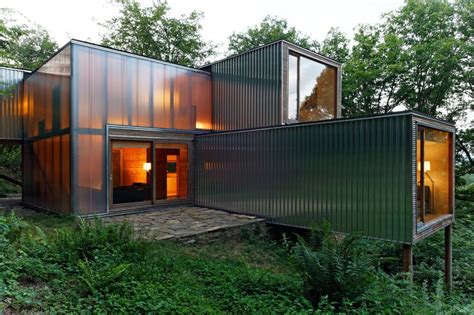 In Beeld Bijzondere Woning Hoog Tussen De Bomen Container House
