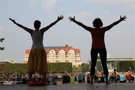 Du Siehst Nur Mit Deinem Herzen Gut Palais Sommer Eintritt Frei