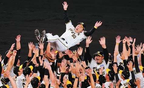 「万博の金集め！」阪神・オリックス、同日優勝パレードに野球ファンは総ツッコミ、会見に球団旗なく万博マスコットが出席：中日スポーツ・東京中日スポーツ