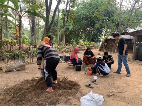 Mahasiswa Kkn T Undip Olah Sekam Padi Jadi Media Tanam Yang Mudah Dan