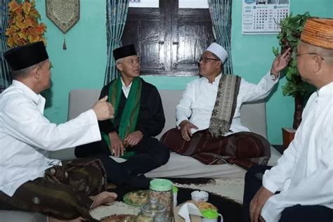 Sowan Ke Ponpes Mahadut Tholabah Tegal Ganjar Didoakan Jadi Presiden