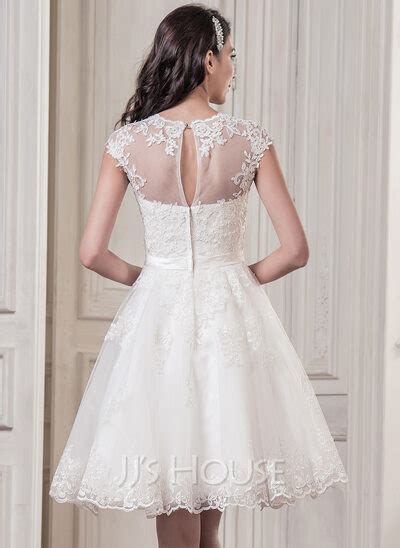 A Line Princess Scoop Neck Knee Length Tulle Wedding Dress With