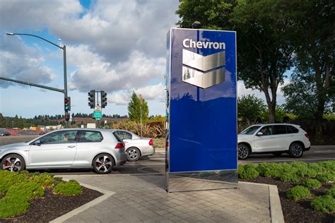 Chevron Announces Cfo Retirement And Names Successor Waives Retirement