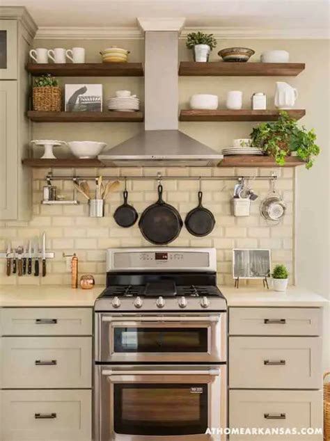 30 Beautiful Farmhouse Kitchen Designs - ENTIBUZZ