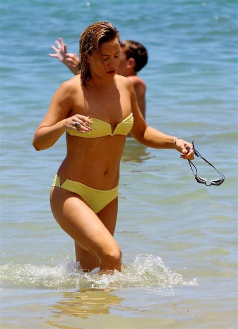 Kate Hudson Hot In Yellow Bikini 2016 13 Gotceleb