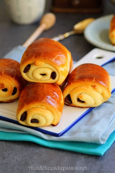 Petits Pains Au Chocolat Briochés Chocolatine · Aux Délices Du Palais