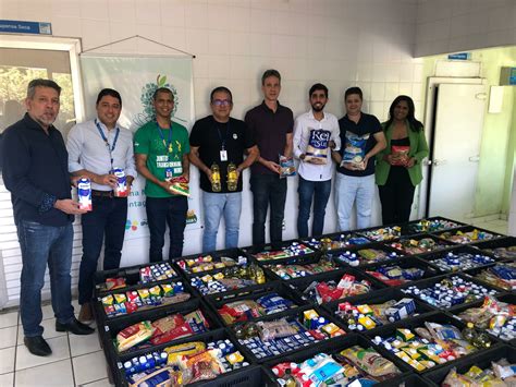 Aciapi Cdl E Sebrae Entregam Alimentos Arrecadados Na Feira O Ao