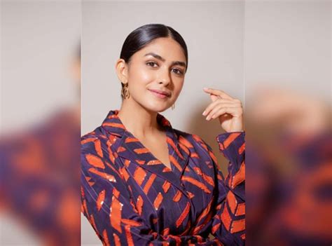 Mrunal Thakur Important To Have Mature Conversations Around Sex Lust IndiaWest News