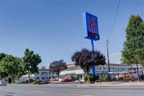 Motel 6 Salem OR - Compare Deals