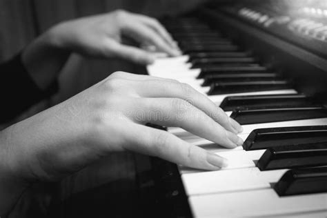 5729 Female Keyboard Player Stock Photos Free And Royalty Free Stock