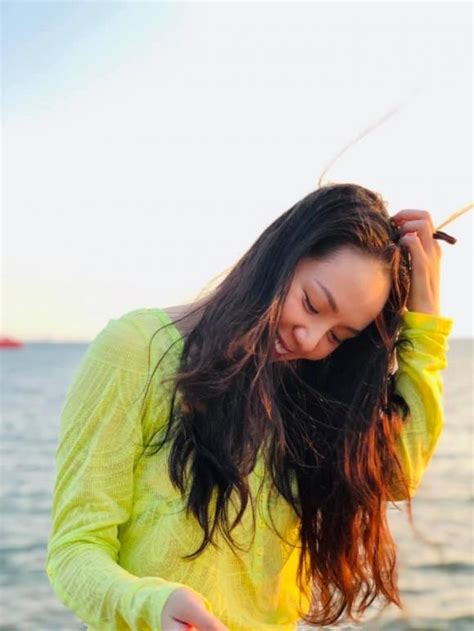 Tu I Ph Ng Linh Khoe V Ng Ba Kh Ng V I Bikini Ng T M D I