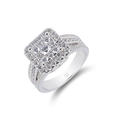 18ct White Gold 150ct Diamond Cluster Ring