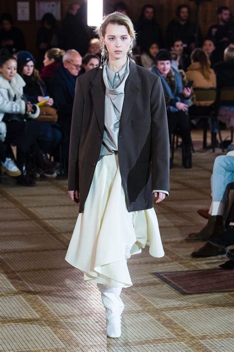 Lemaire Ready To Wear Autumn 2018 Look 2 How To Wear Fashion Fashion Week