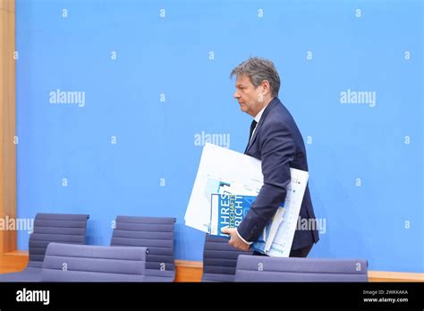 Bundespressekonferenz Vorstellung Des Jahreswirtschaftsberichts