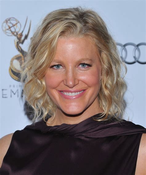 Anna Gunn Medium Wavy Layered Golden Blonde Bob Haircut With Light