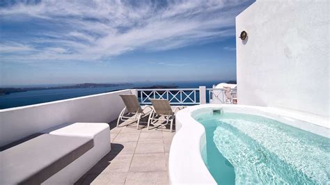 Honeymoon suites santorini with private Jacuzzi