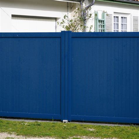 7 Popular Vinyl Fence Colors | The Family Handyman