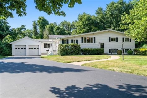 Holliston, MA Real Estate - Holliston Homes for Sale | realtor.com®