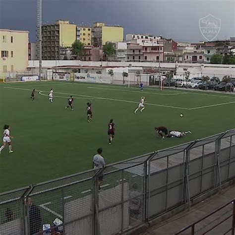 As Roma Femminile On Twitter Festeggiamo Giacinti Con Gli Undici