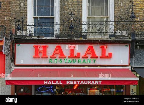 London United Kingdom November 24 2013 Big Red Neon Sign Halal At