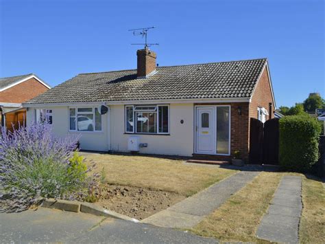 2 Bed Semi Detached Bungalow For Sale In Chatsworth Crescent Trimley