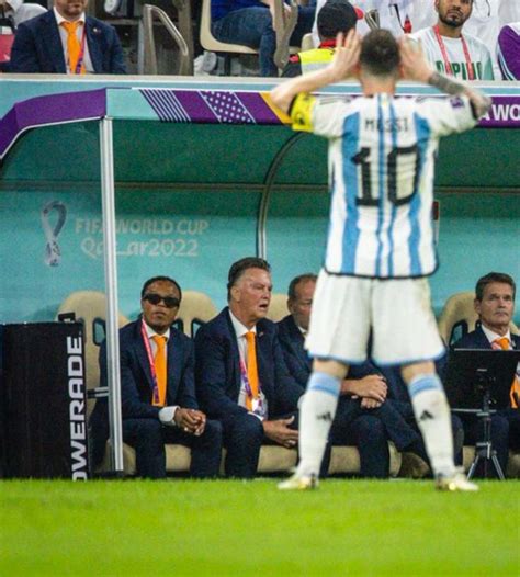 Messi đáp Trả Louis Van Gaal Cực Gắt ở Trận Thắng Hà Lan