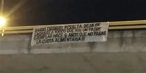 Un hombre le mintió a su novia y ella lo abandonó desnudo en la ruta