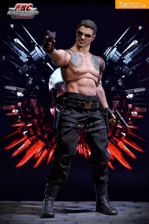 Hot Toys Mms The Expendables Barney Ross Galleria Fotografica Itakon It