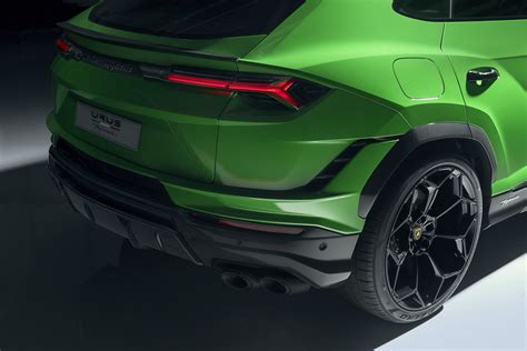 Watch The Lamborghini Urus Performante Play In The Dirt In Rally Mode