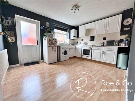 Kingsbury Avenue, Heaton, Bolton, BL1 - Roe & Co