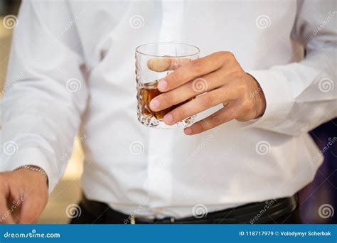 A Men Holding A Whiskey Glass Stock Image Image Of Drink Hand