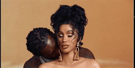 ¡nuevas Imágenes Cardi B Presume Embarazo Junto A Offset Y Su Hija