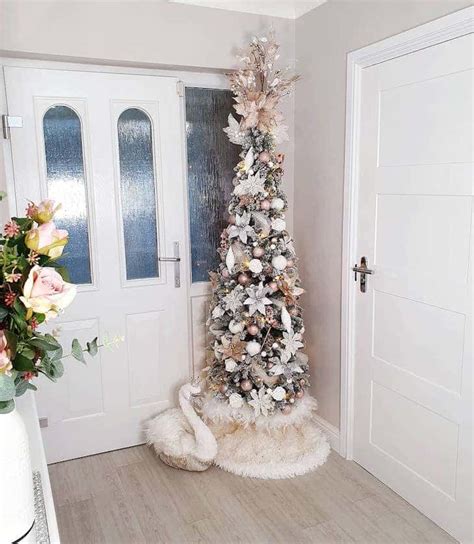 Pencil Christmas Tree Decor Ideas Perfect for Small Spaces - Farmhousehub