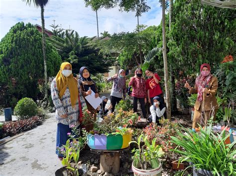 Gotong Royong Persiapan Pembelajaran Tatap Muka SMA Negeri 1 Sungai Penuh