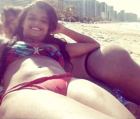 Girls Amateur Brunettes Flashing Tugas X Porn Pic