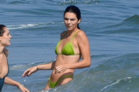 Kendall Jenner En Bikini Sur Les Plages De Malibu Septembre