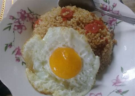 Resep Nasi Goreng Sosis Telor Ceplok Oleh Fuzzy Hamda Cookpad