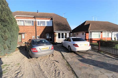 Ashingdon Road Rochford Essex Ss4 4 Bed Semi Detached House £400 000