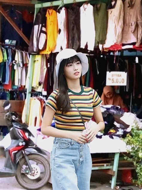 6 Editan Foto Idol K Pop Saat Jalan Jalan Di Pasar Ini Kocak Hot