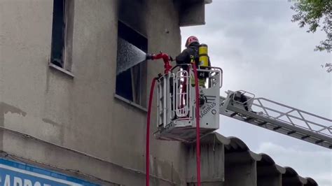 Incendio In Una Carrozzeria In Zona Industriale A Trieste Le