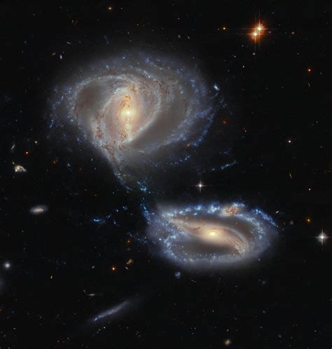 Hubble Space Telescope reveals an unexpected galaxy trio (photo) | Space