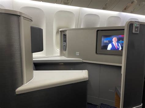 Review: American Airlines 777 Business Class - Live and Let's Fly